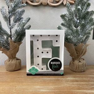 Heidi Swapp Marquee Love Letter 'F' - White and Black
